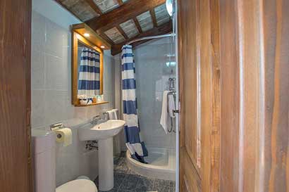 Villa Belle' - bathrooms